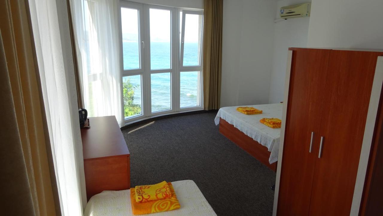 Dobrevi Guest House Primorsko Exterior photo