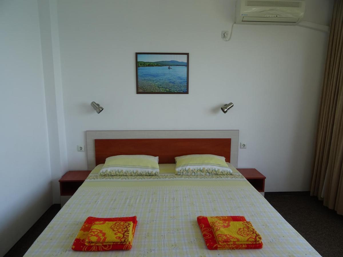 Dobrevi Guest House Primorsko Exterior photo