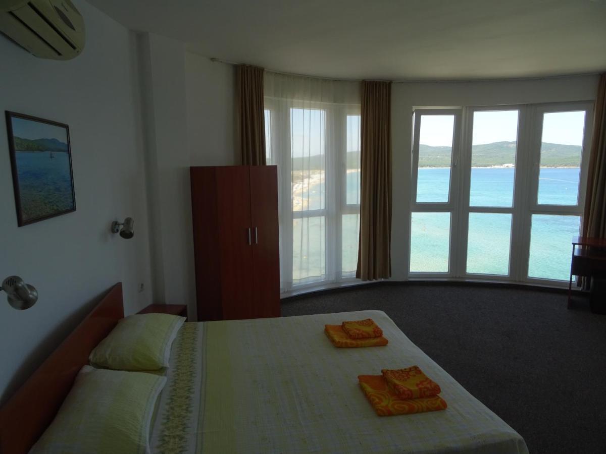Dobrevi Guest House Primorsko Exterior photo