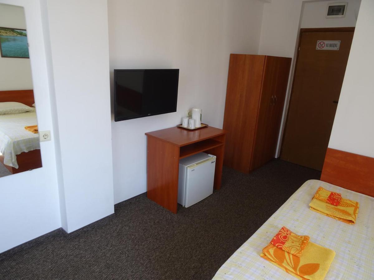 Dobrevi Guest House Primorsko Exterior photo