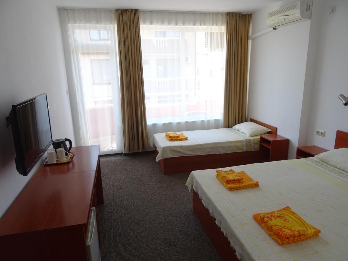 Dobrevi Guest House Primorsko Exterior photo