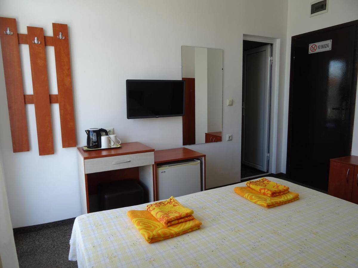 Dobrevi Guest House Primorsko Exterior photo