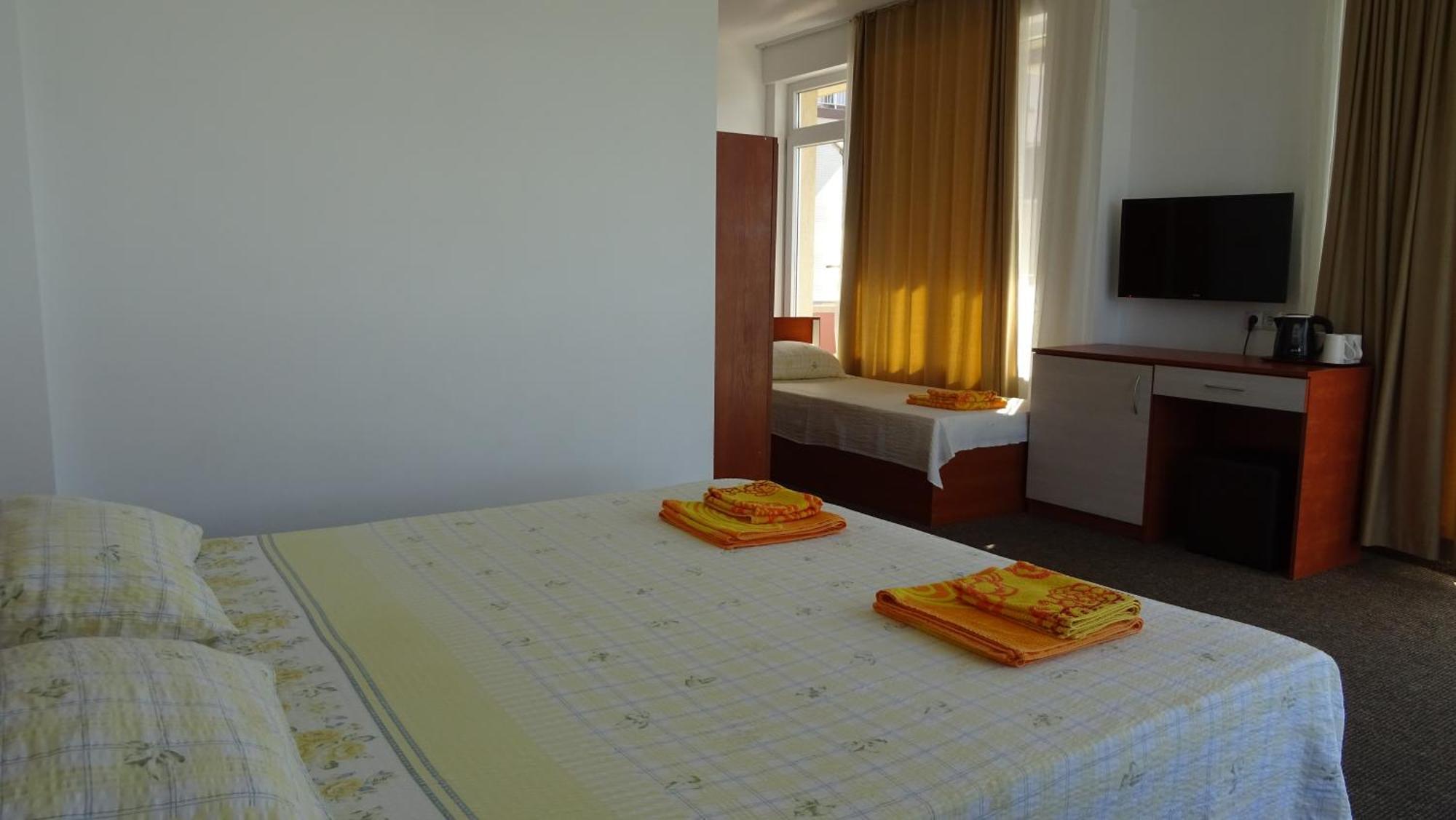Dobrevi Guest House Primorsko Exterior photo