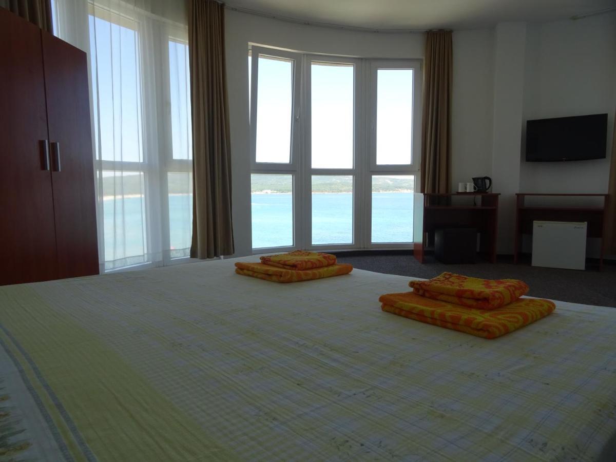Dobrevi Guest House Primorsko Exterior photo
